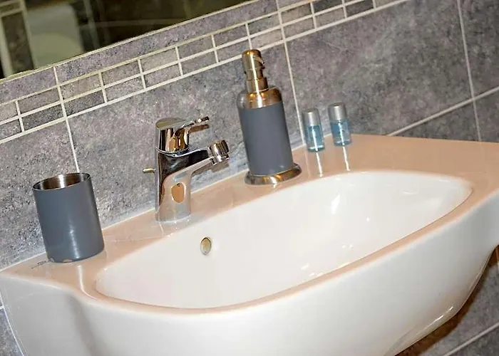 Check-inn Bed and breakfast 4*